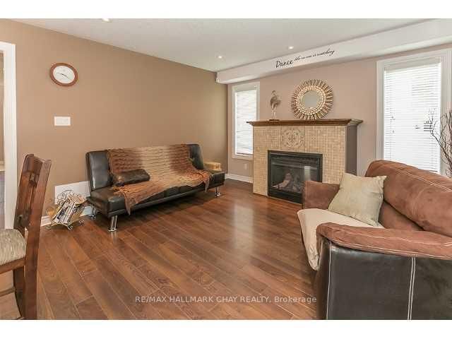 Listing Image 9