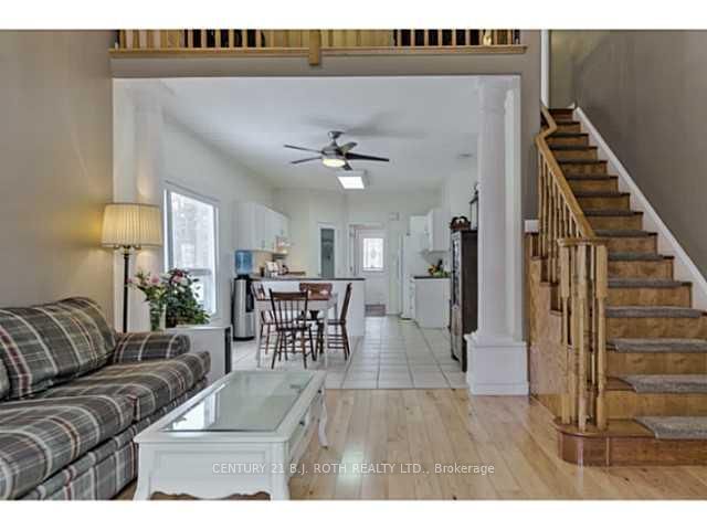 Listing Image 9
