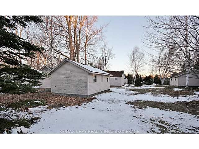 722 Hastings Ave, Innisfil, L9S 1Z3 | Image 2