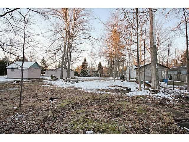 726 Hastings Ave, Innisfil, L9S 1Z3 | Image 3