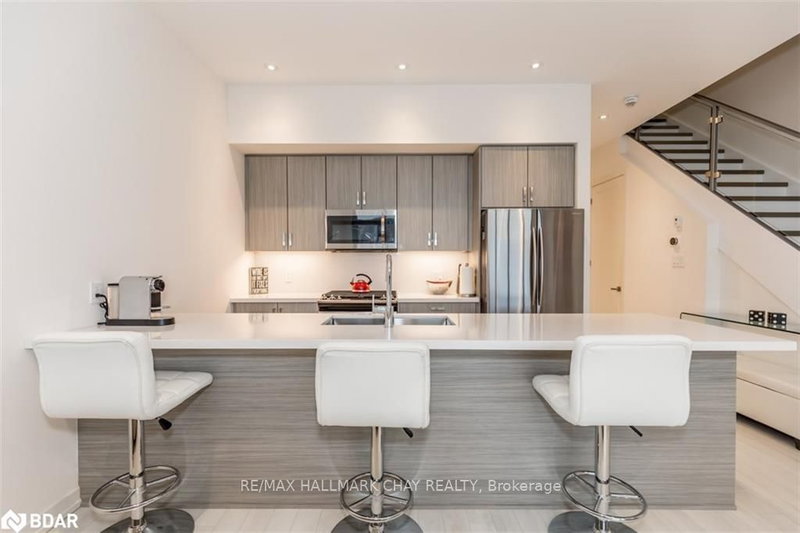 3687 Riva Ave, Innisfil, L9S 0L5 | Image 3