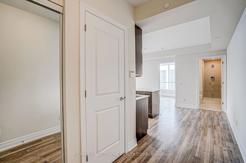 2309 - 9075 Jane St, Vaughan, L4K 0L7 | Image 3