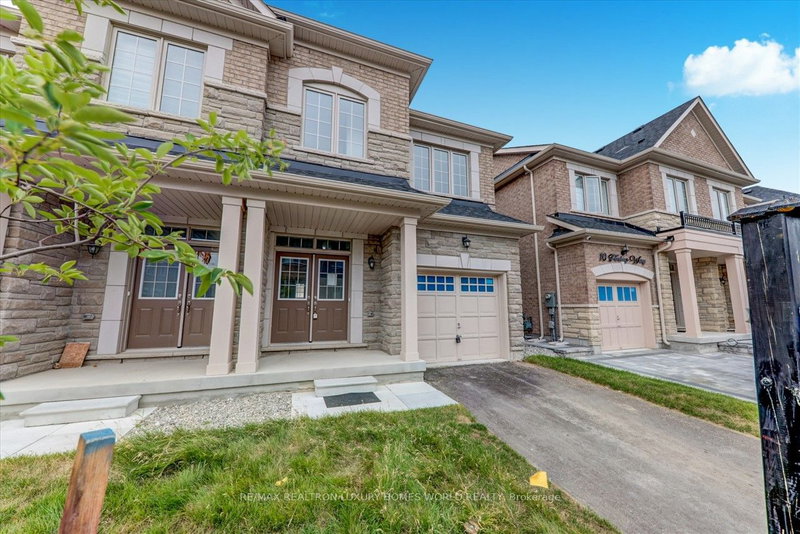 8 Finley Way, Markham, L6C 0Z8 | Image 2