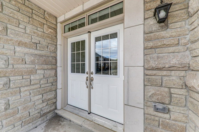 8 Finley Way, Markham, L6C 0Z8 | Image 3