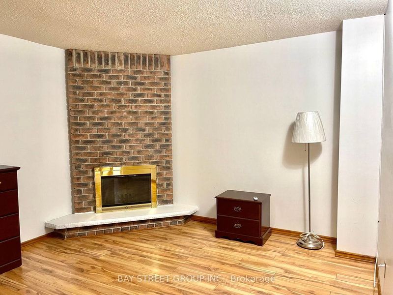 137 Appleby Cres, Markham, L3R 4L1 | Image 3