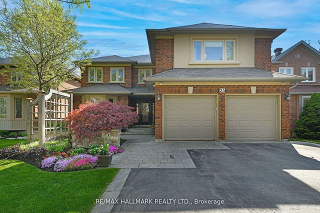 25 Grenadier Crescent