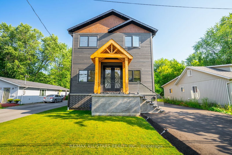 215 Bayview Ave, Georgina, L4P 2T3 | Image 2