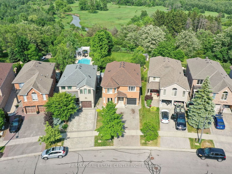 34 Royalpark Way, Vaughan, L4H 1J5 | Image 3