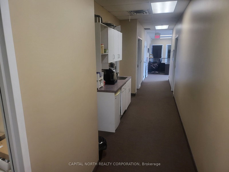 130 Doughton Rd, Vaughan, L4K 1R3 | Image 3