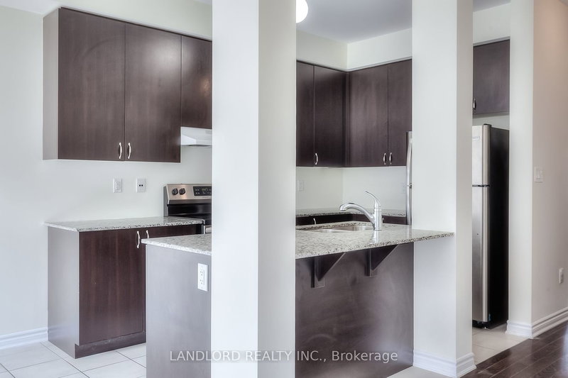 53 Sandwell St, Vaughan, L4H 4R2 | Image 2