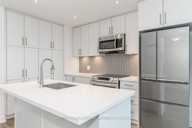 202 - 375 Sea Ray Avenue
