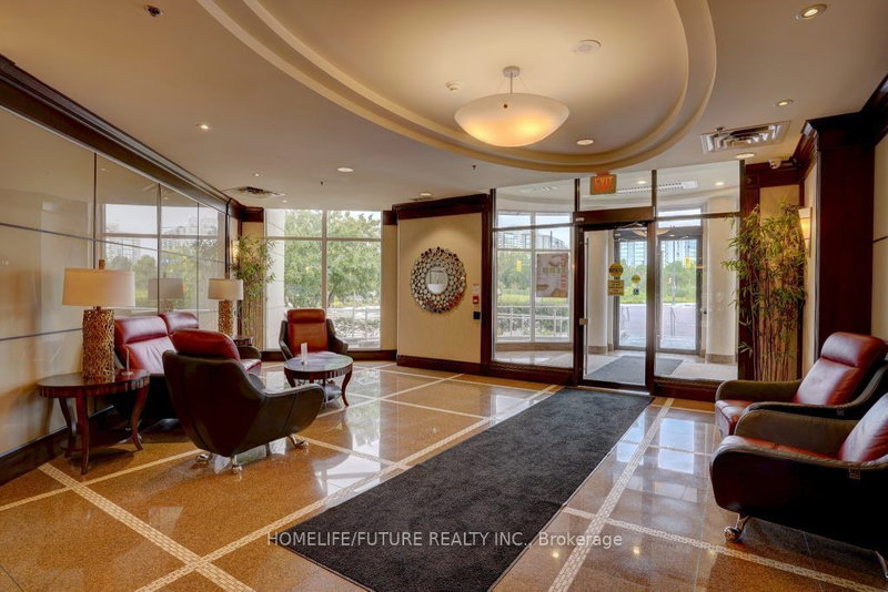 211 - 18 Harding Blvd, Richmond Hill, L4C 0T3 | Image 3