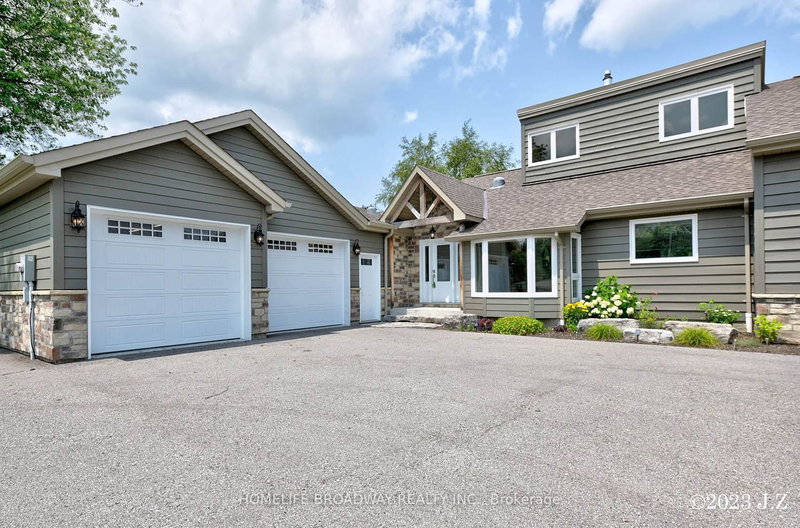 18 Villa Dr, Georgina, L0E 1N0 | Image 3