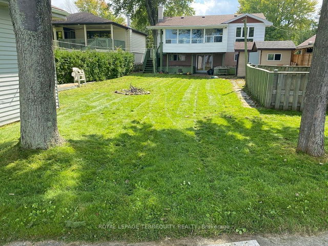 156 Holmes Point Road