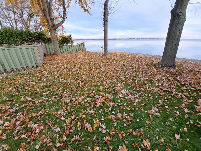156 Holmes Point Road
