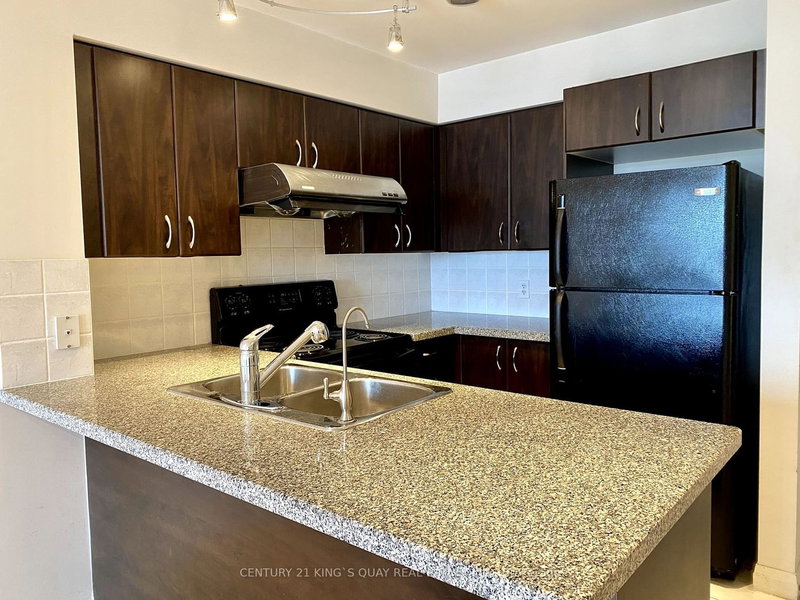 711A - 7363 Kennedy Rd, Markham, L3R 5B5 | Image 2