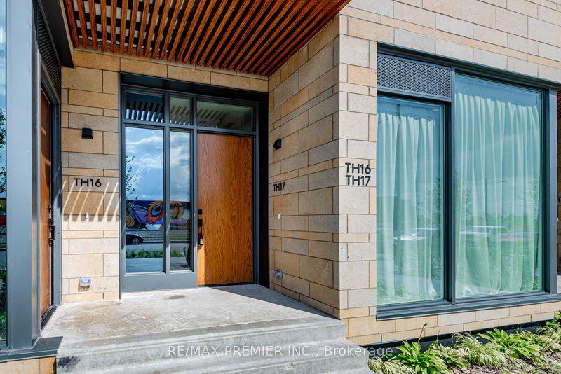 Th17 - 7 Buttermill Ave, Vaughan, L4K 0M5 | Image 2