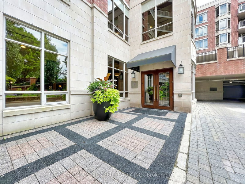101 - 10101 Yonge St, Richmond Hill, L4C 1T7 | Image 2