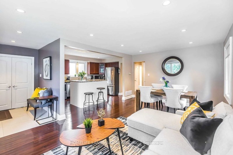 286 Gells Rd, Richmond Hill, L4C 3A4 | Image 3