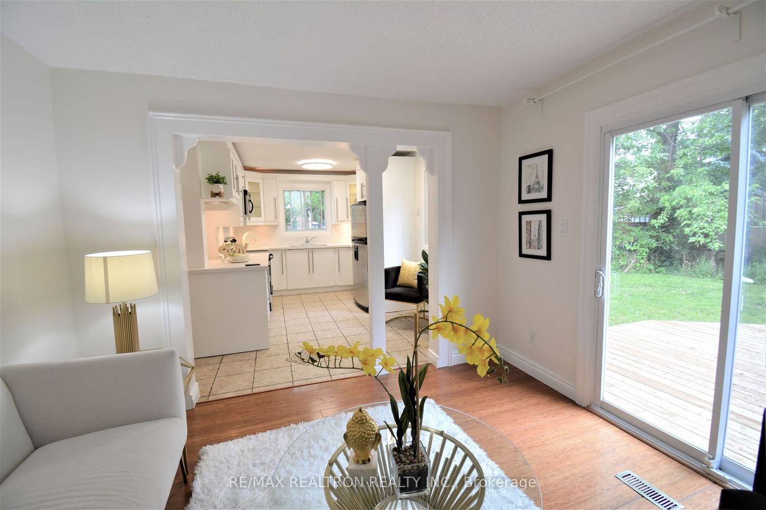 Listing Image 7