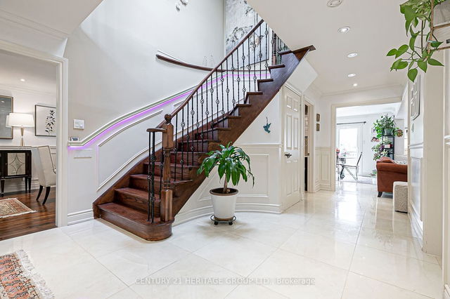 9 Hyde Park Drive