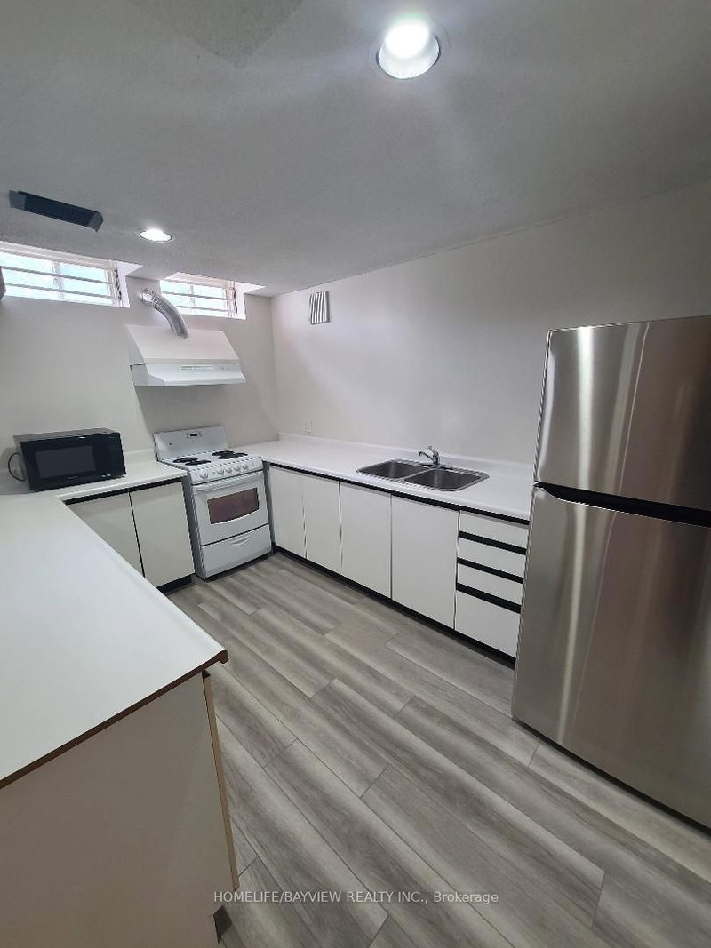 (Lower) - 29 Northgate Cres, Richmond Hill, L4B 2K8 | Image 3