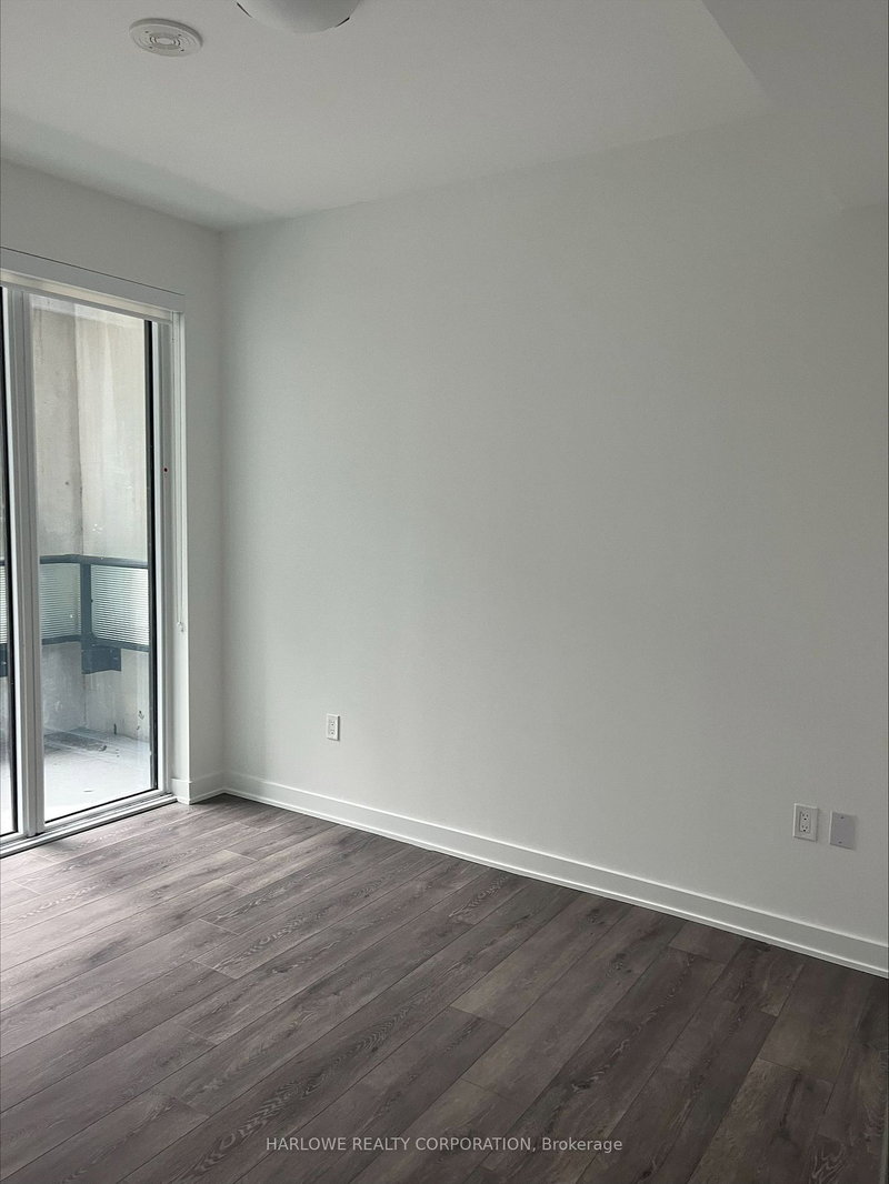 503 - 105 Oneida Cres, Richmond Hill, L4B 0B1 | Image 2