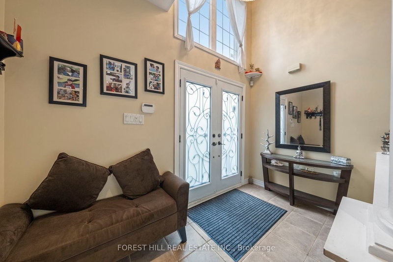 101 Jefferson Forest Dr, Richmond Hill, L4E 4J4 | Image 2