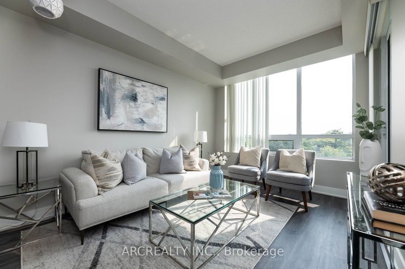 618 - 7608 Yonge St, Vaughan, L4J 0J5 | Image 2