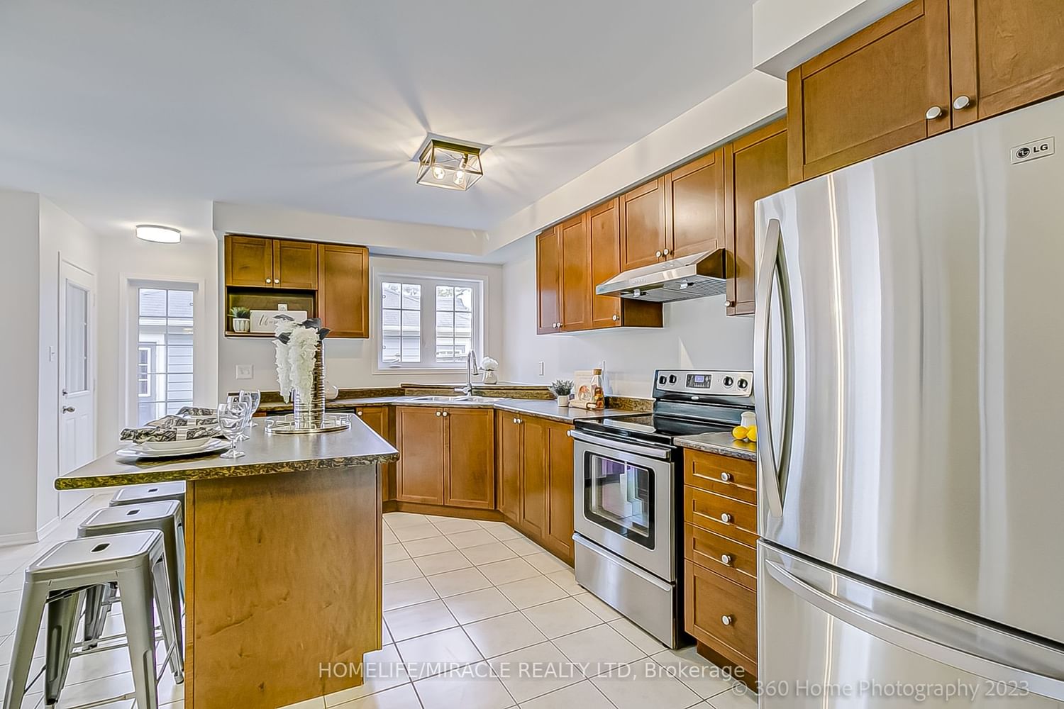 Listing Image 7