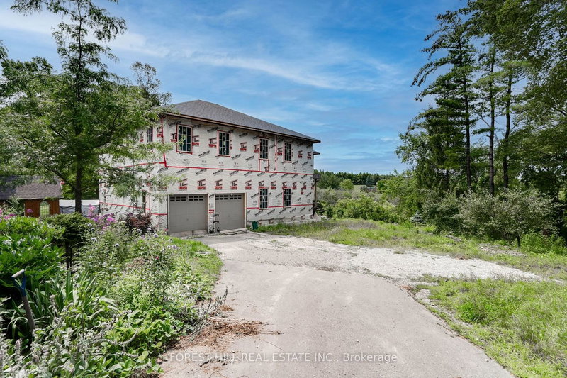 40 Old Church Rd, King, L7B 1K4 | Image 2