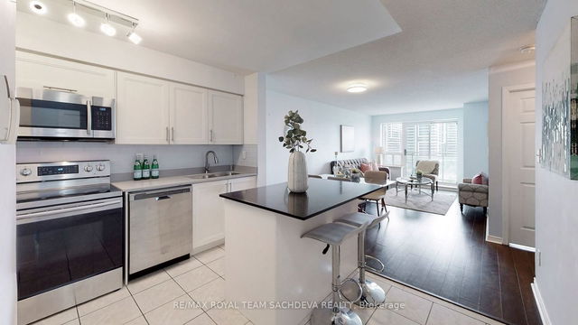 1012 - 39 Oneida Crescent