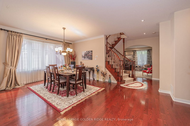 71 Burndenford Cres, Markham, L3P 7S9 | Image 3