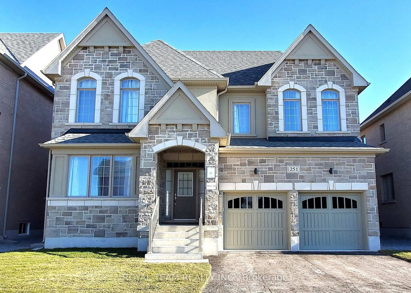 251 Danny Wheeler Blvd, Georgina, L4P 0J9 | Image 3