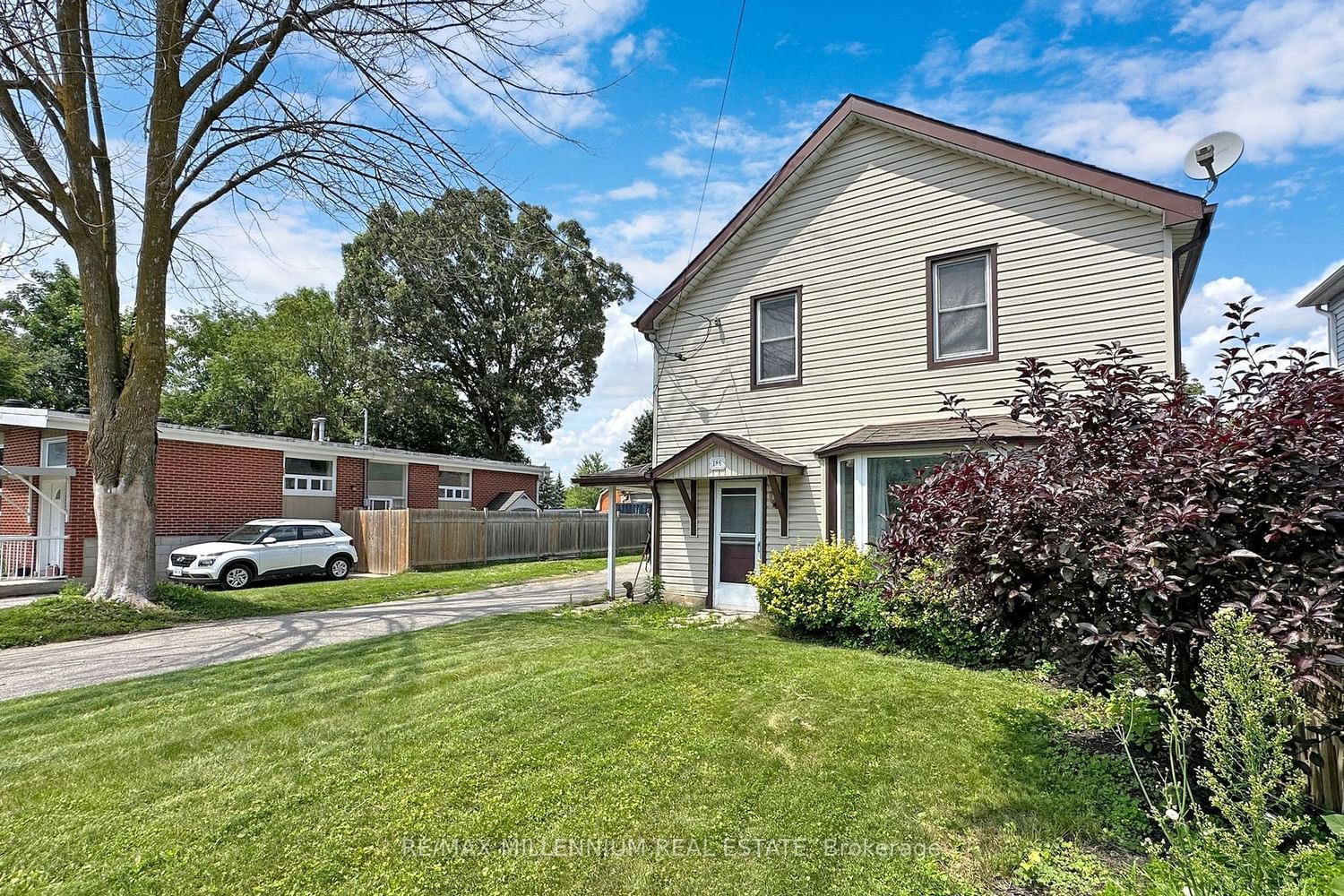 Listing Image 4