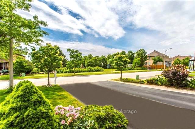 228 Kimono Cres, Richmond Hill, L4S 2A4 | Image 2