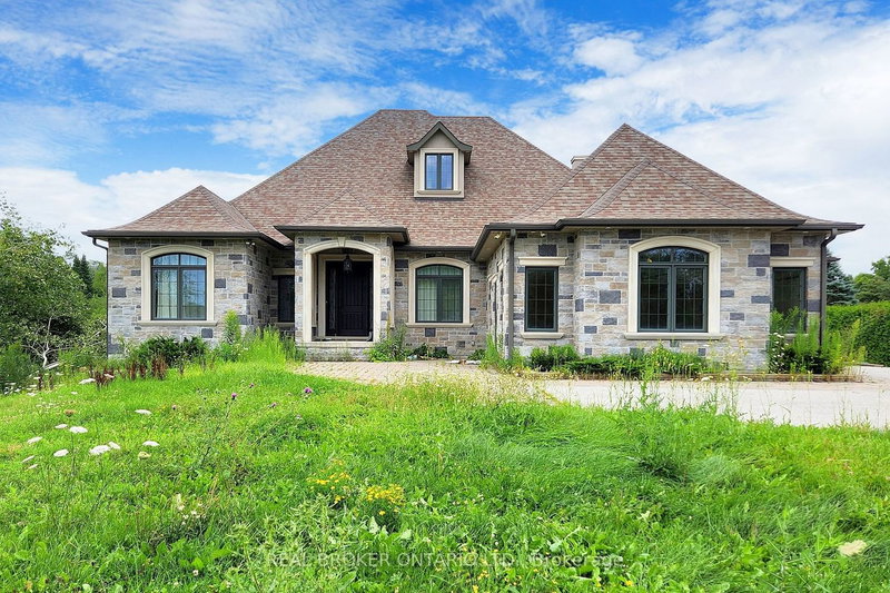 20111 Bathurst St E, East Gwillimbury, L9N 1N3 | Image 2