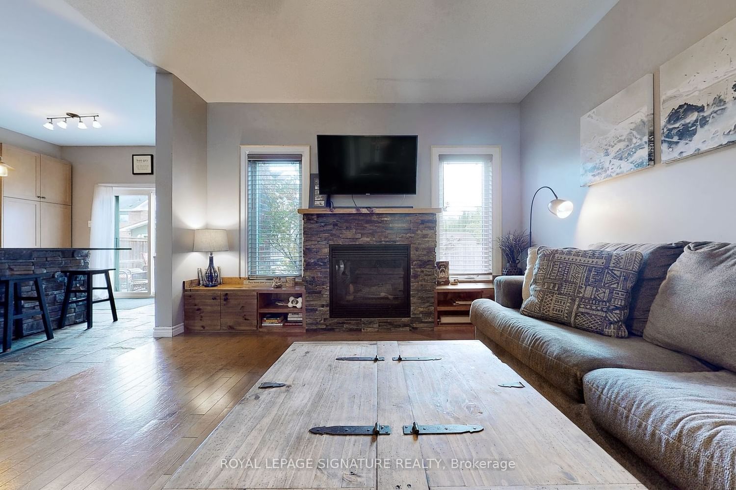 Listing Image 7