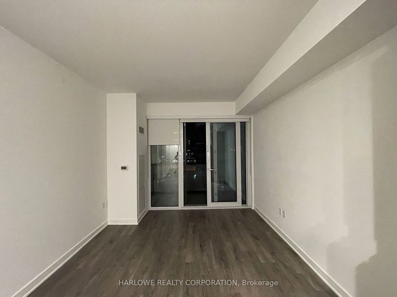 802 - 105 Oneida Cres, Richmond Hill, L4B 0B1 | Image 3