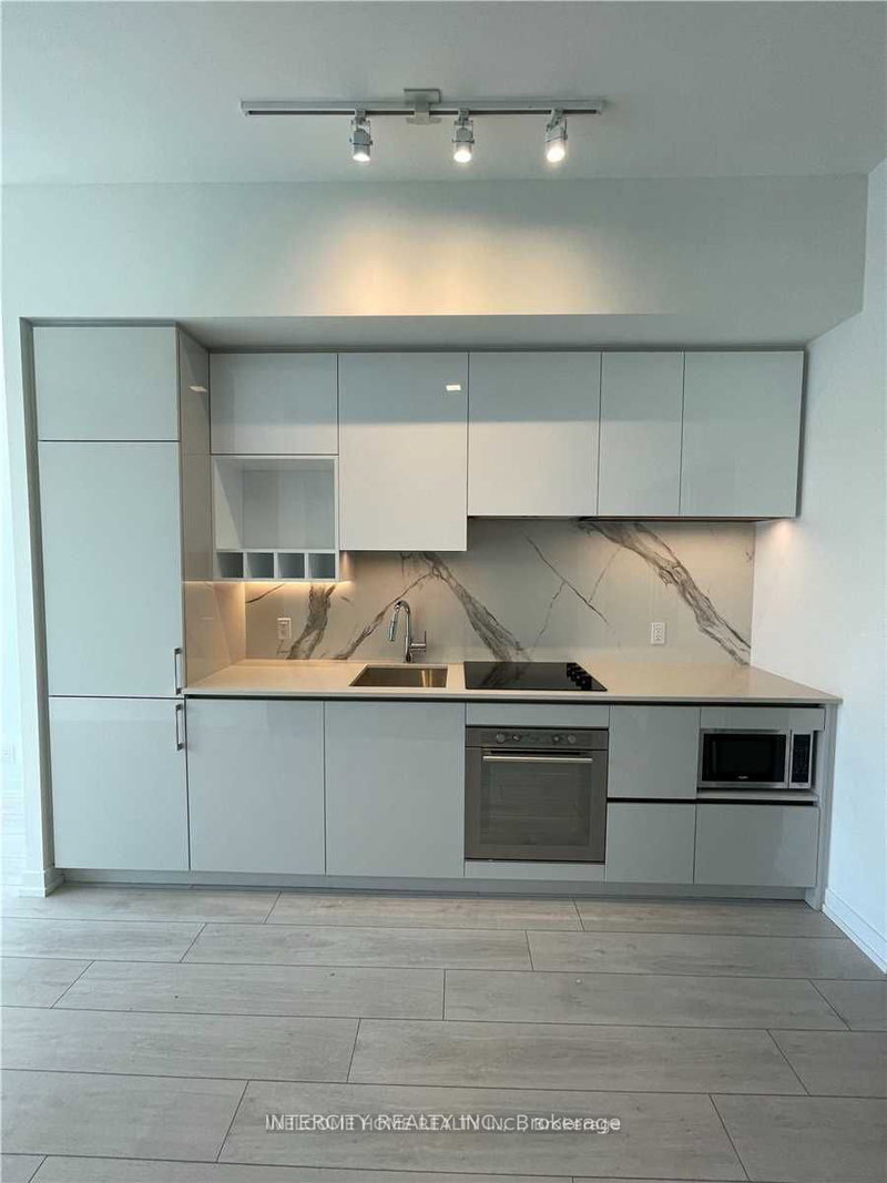 Th05 - 9 Buttermill Ave W, Vaughan, L4K 0M5 | Image 2