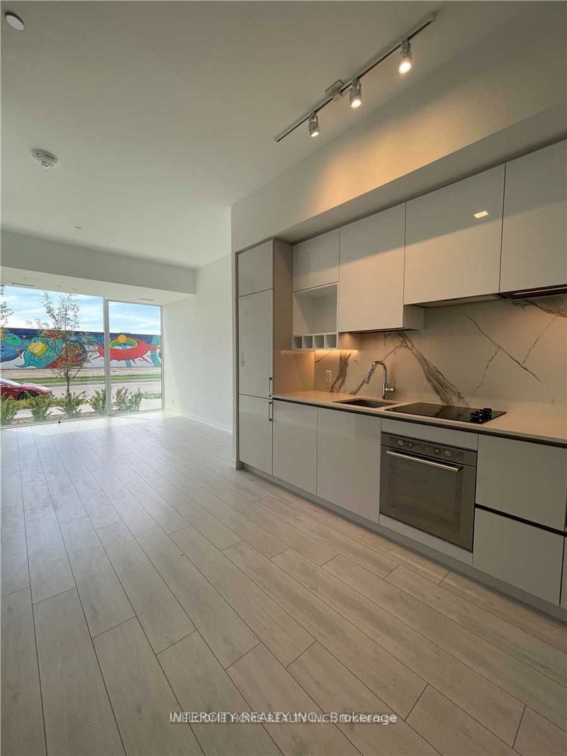 Th05 - 9 Buttermill Ave W, Vaughan, L4K 0M5 | Image 3