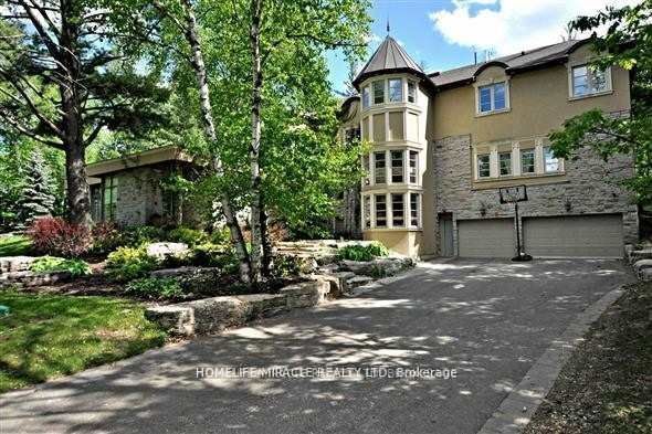 300 Woodland Acres Crescent