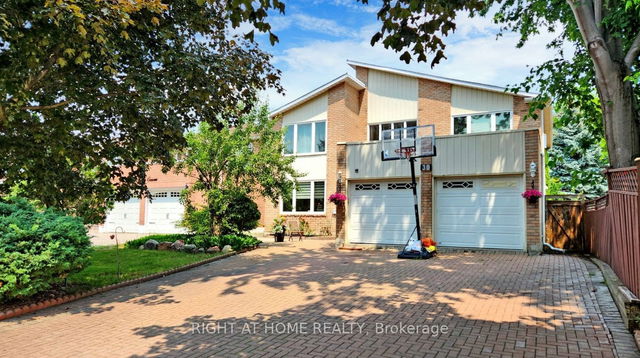 30 Miriam Crescent
