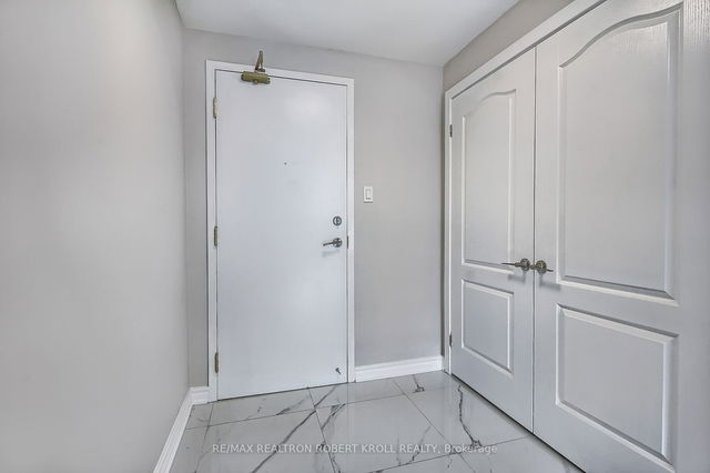209 - 11 Townsgate Drive