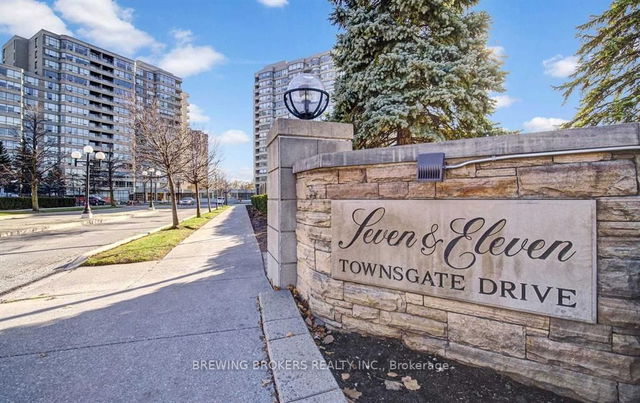 213 - 11 Townsgate Drive