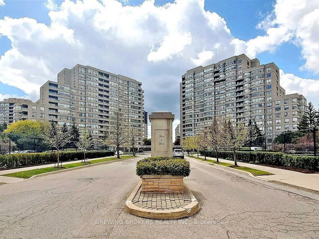 213 - 11 Townsgate Drive