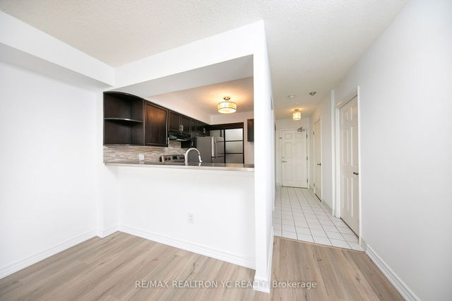 206 - 309 Major Mackenzie Drive