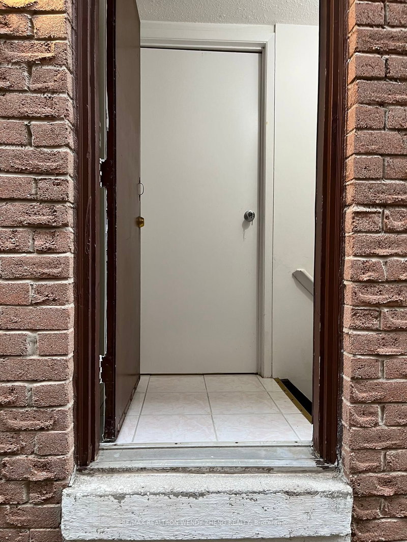 Bsmt - 275 Risebrough Crct, Markham, L3R 3J3 | Image 2