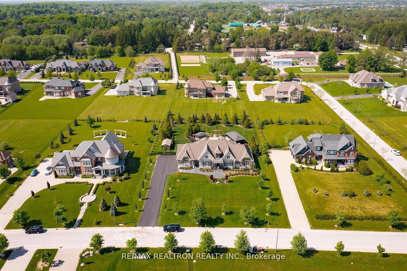 15 Pine Vista Ave, Whitchurch-Stouffville, L4A 1R9 | Image 2