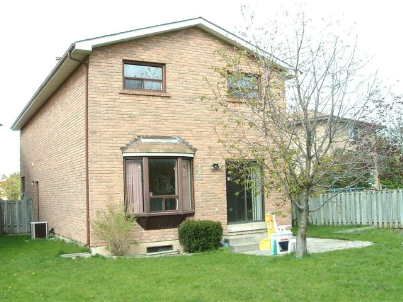 15 Miles Crt, Richmond Hill, L4C5P7 | Image 2